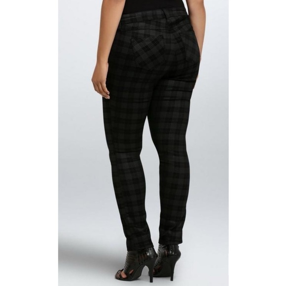 Torrid Womens Skinny Jeans 20R Black Plaid Stretch Holiday Grunge Goth Punk‎ - Picture 2 of 11